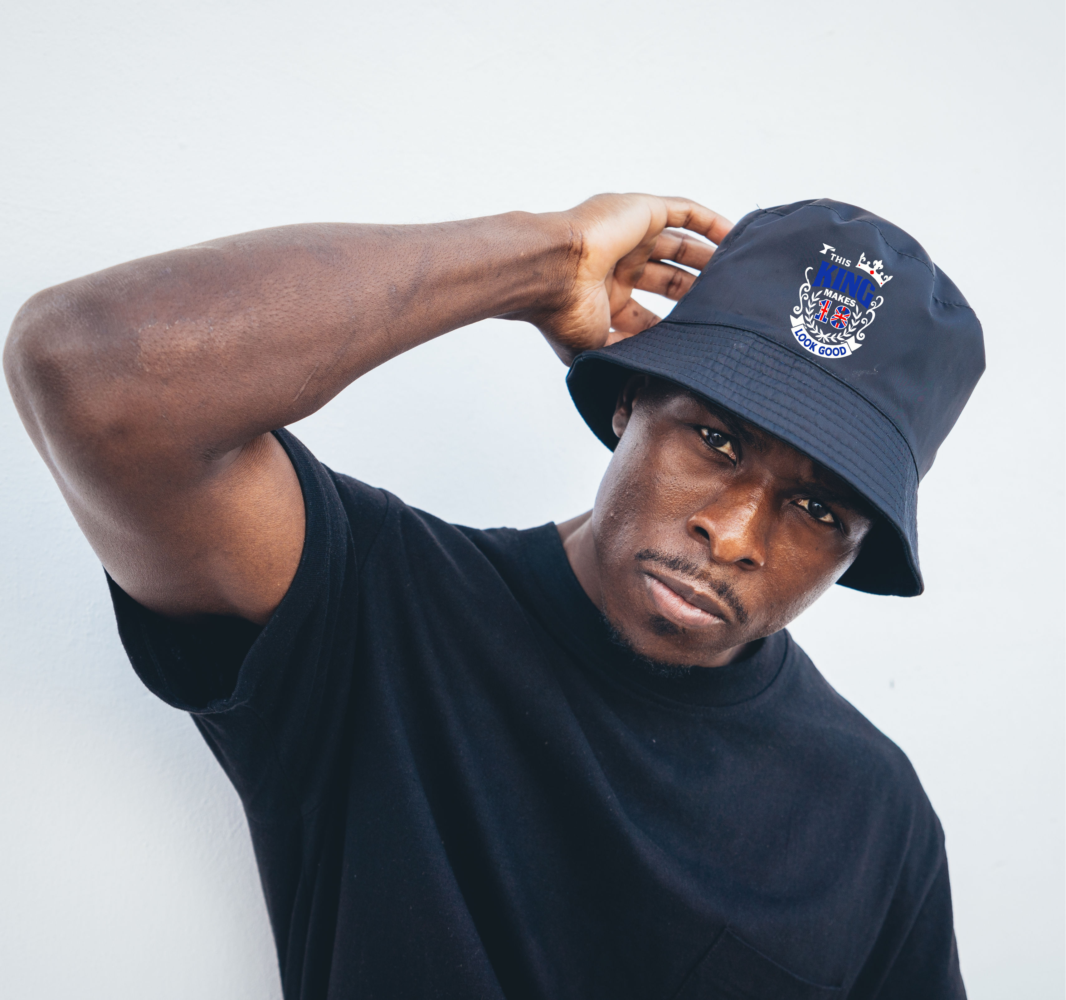 This King Makes 18 Look Good Bucket Hat Gift For 18th Birthday 18 Year Old - Picture 4 of 7